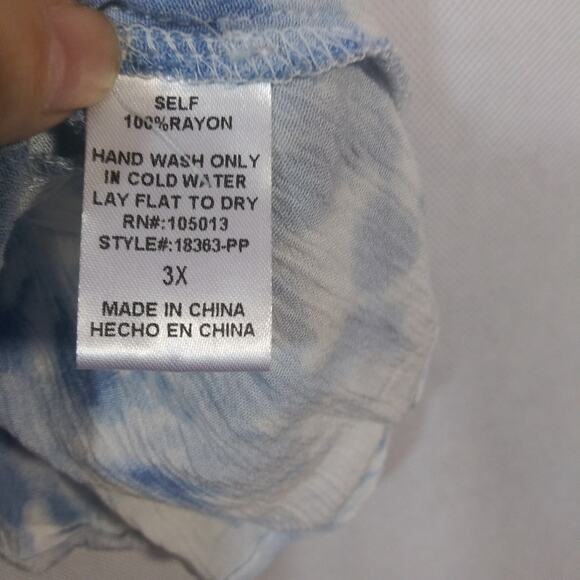 Perfectly Priscilla Blue Tie Dye  Embroidered Racer Back Gauzy Tank Size 3X - Picture 6 of 7